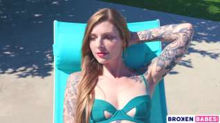 Online film Penny Archer In Tattooed Babe Pleases Her Pervy Young Neighbor