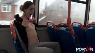 Online film Skinny Teen Pissing Ans Stripping In Public 21 Min