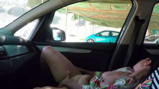 Online film Pretty Woman Masturbates In A Public Parking Lot In A Car And Cums With A Guy