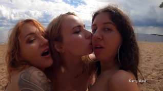 Online film Three Lesbians Strapon Each Other On A Public Beach