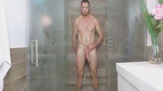 Online film Pierce Jerks Off In The Shower And Bed