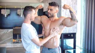Online film Arad Winwin & Robbie Caruso in Horny For The Exchange Student - GayRoom