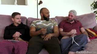 Online film Free Premium Video Jerk Off Session Turns Into Interracial Gay Threesome