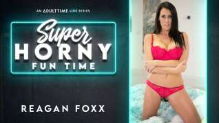 Online film Reagan Foxx in Reagan Foxx - Super Horny Fun Time