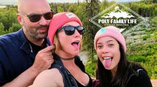 Online film AKGINGERSNAPS & Lana Mars in Poly Family Life: Alaska Road Trip - Episode 1