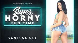 Online film Vanessa Sky in Vanessa Sky - Super Horny Fun Time