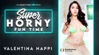 Online film Valentina Nappi in Valentina Nappi - Super Horny Fun Time