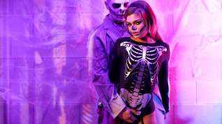 Online film Destiny Cruz in Zombie Halloween