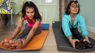 Online film Lesbian yoga teacher seduces her young female student