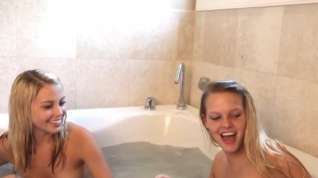 Online film Teen blonde lesbian bathing with bff