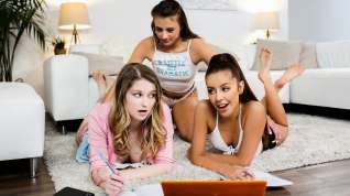 Online film Gia Derza & Bunny Colby in Slutty Study Session