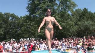 Online film Naked Girl Parade - Outdoor Erotic Show