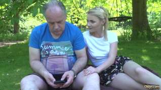 Online film Lolly Small - A Quick Fuck In The Park In Hd