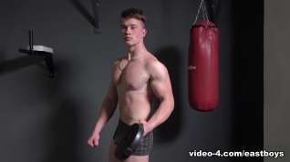 Online film Muscle Flex - Casting 22 - EastBoys