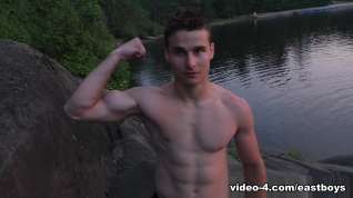 Online film Outdoor - Posing and Flexing - EastBoys