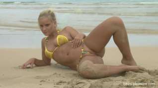 Online film Marry Queen In Bikini-pleasure - Miela Motley