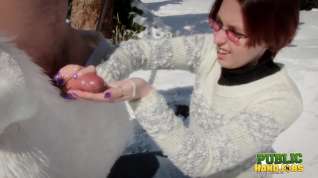 Online film Publichandjobs Brandi De Lafey Strokes Frosty The Snowman While Stranded In The Mountains
