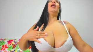 Online film Curvy teen with huge boobs shaking shaking