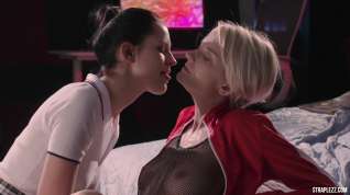 Online film Mia, Bree Haze Real Cumshots From Lesbian Cocks