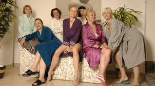 Online film Mature Women Relaxing In A Sauna - MatureNL