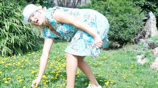 Online film Naughty Blonde Housewife Playing In Her Garden - MatureNL