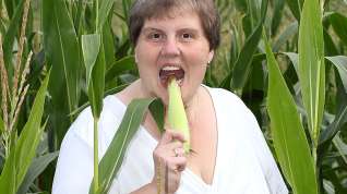 Free online porn This Big Mama Loves To Play In A Cornfield - MatureNL