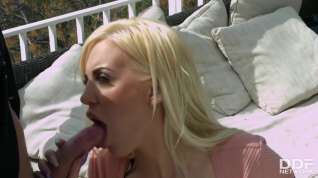 Online film Curvaceous woman, Blondie Fesser got down and dirty with a waiter, in the middle of the day