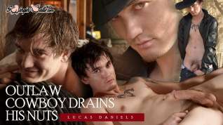 Online film Outlaw Cowboy Drains His Nuts - SwinginBalls