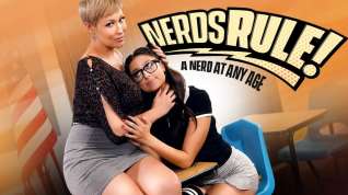 Online film Eliza Ibarra & Ryan Keely in Nerds Rule!: A Nerd At Any Age, Scene #01 - GirlsWay