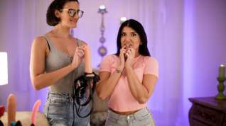 Online film Penny Barber & Romi Rain in Lesbian Adventures Strap-On Specialists 15 Scene 2 - Back on The Scene - SweetHeartVideo