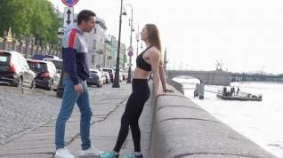 Online film Young pikaper on the street took Russian chick in tights and lit on se...