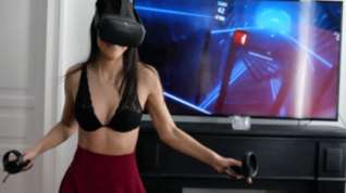 Online film Carolina Abril Enjoying Beatsaber in VR - SexLikeReal