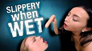 Online film Slippery when wet