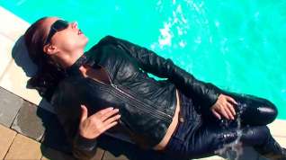 Online film leather in the pool