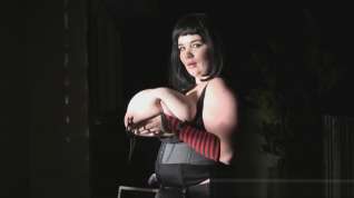 Online film Anorei Collins - Goth girl uses nipple clamps on her humonguous boobs