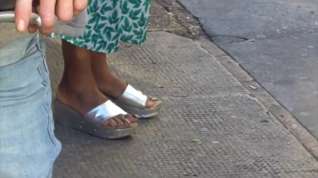 Online film Ebony Mature Milf Cream Soles In Thick Silver Wedge Sandals