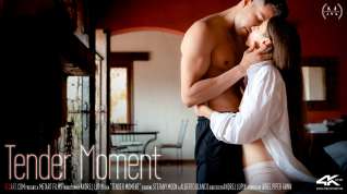 Online film Tender Moment - Stefany Moon & Alberto Blanco - SexArt