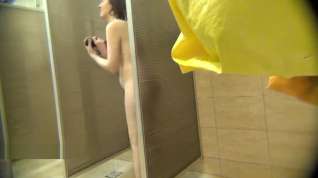 Online film The girls take a shower