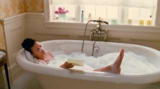 Online film Scarlett Johansson farting while taking a bath