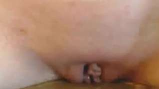 Online film Rubbing her pussy and clit on the table till she cum