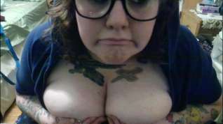 Online film WHO IS SHE? BBW Chubby Cam Emo Slut Shows Off HUGE TITS and Pierced Nipples