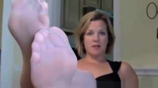 Online film Annabelle Flowers Makes You a Foot Sniffer