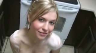 Online film Girl gets soapy in kitchen