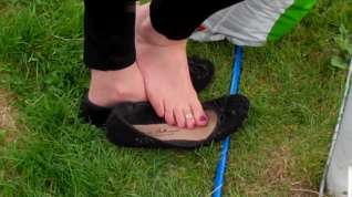 Online film Candid Shoeplay Feet Dipping Sexy Toes
