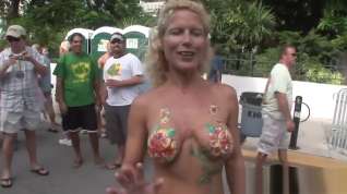 Online film Girls Teasing Their Tits In Public