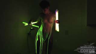 Online film 18yo Billie Banging Herself Out With Glowsticks Then Glow In The Dark Fun - NebraskaCoeds
