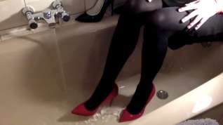 Online film Fully clothed bath in ballet flats with a hidden surprise