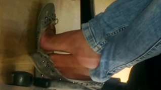 Online film Candid Foot Soles Solas Dangling - Natania's feet 16