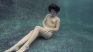 Online film Evelyn underwater grope