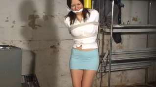 Online film Linda Tied to Pole in Tight Blue Skirt